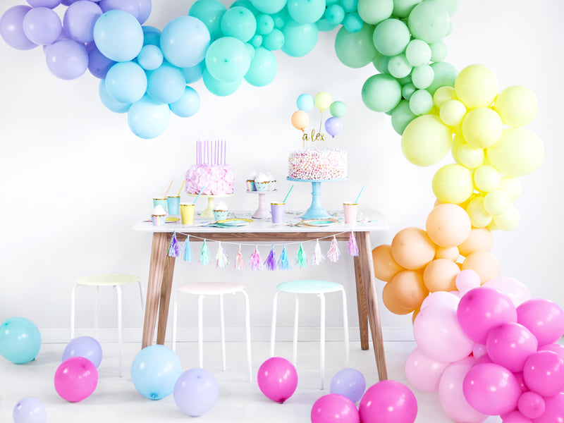 Pastel regnbuefarvet guirlande med kvaster