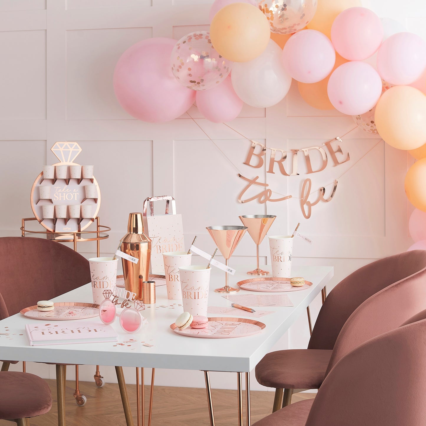 "Team Bride" bordkonfetti i rosaguld og blush pink